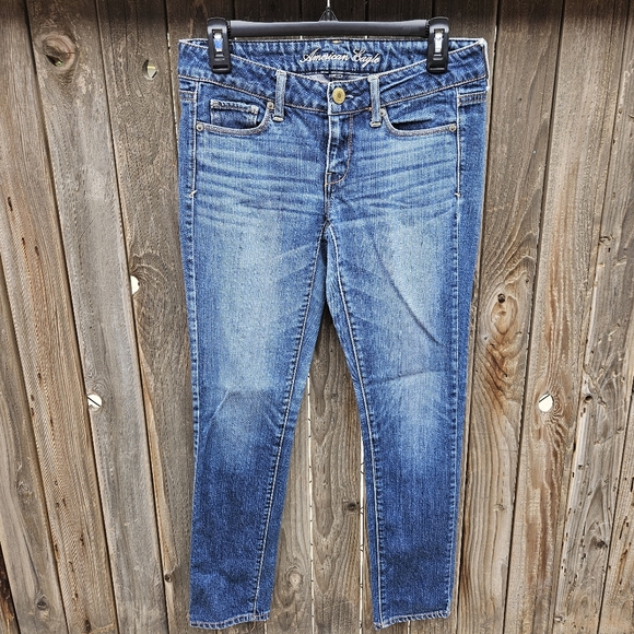 American Eagle Outfitters Women's Classic Blue Skinny Jeans Size 2 - Picture 3 of 16
